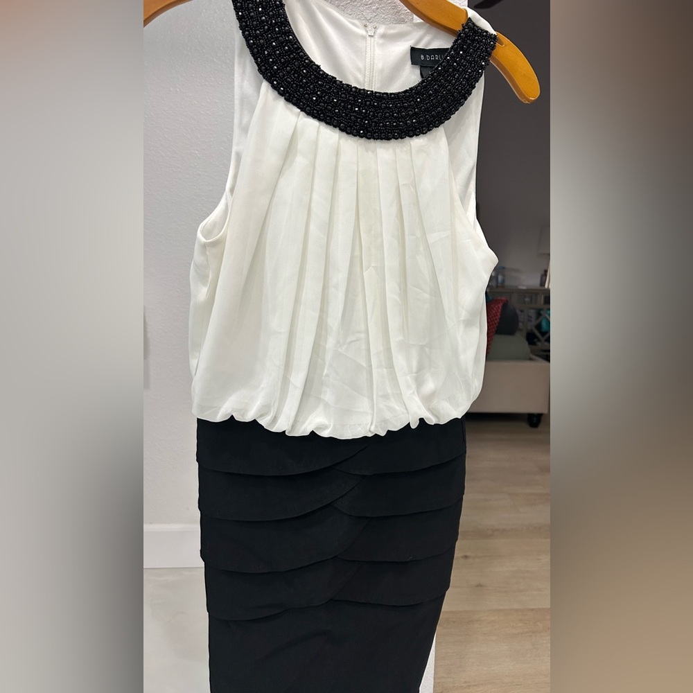 B. Darlin Beaded Neck Layered Sleeveless Sheath Dress Black White 7/8 S/M